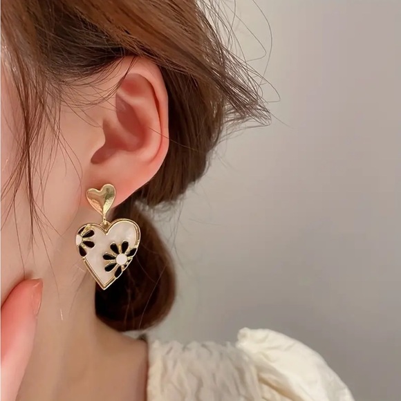 Floral Heart Gold Dangle Earrings - Picture 2 of 3